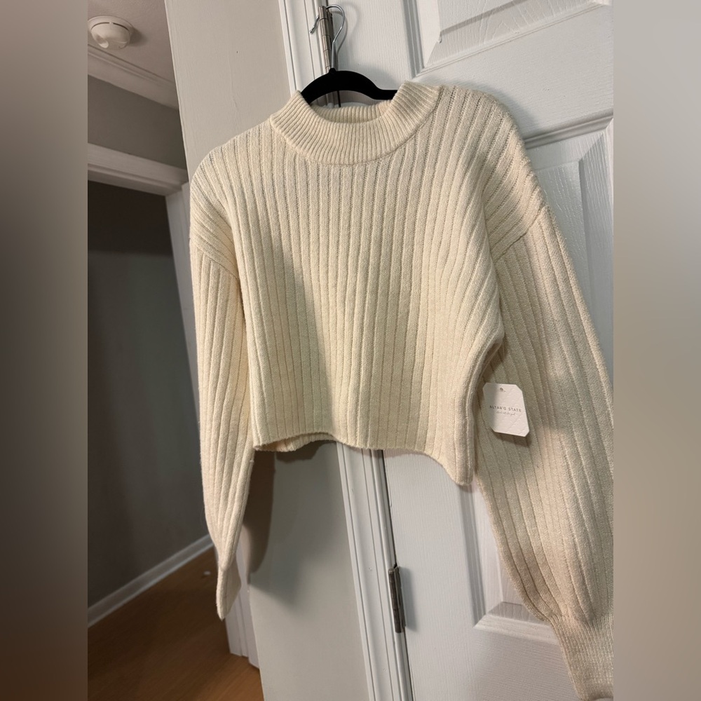 Altar’d state cropped sweater!